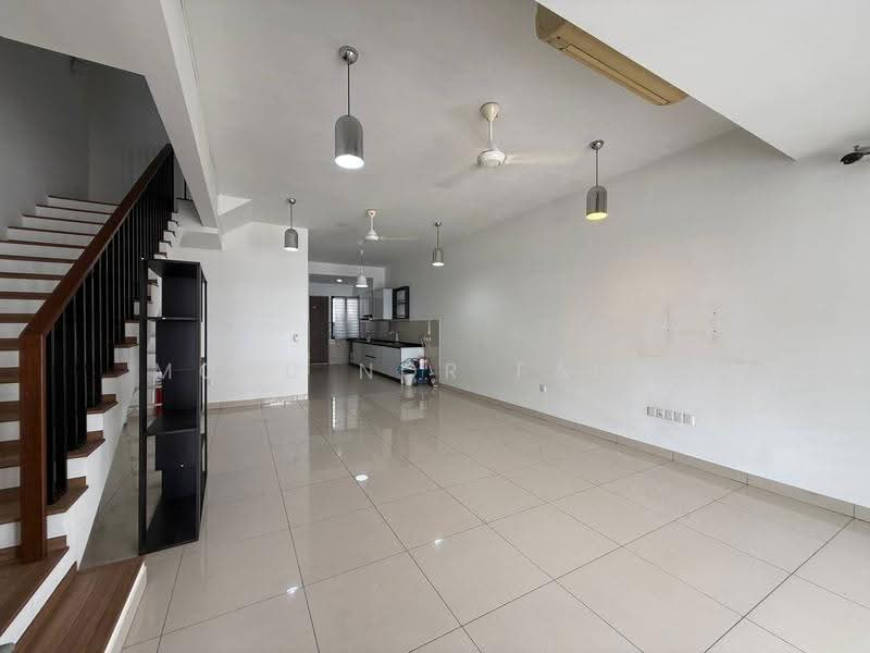 Rumah Teres untuk Dijual di Elmina (Shah Alam) - Mohd Nor Fahmi - Living Room - PropertyGuru.com.my