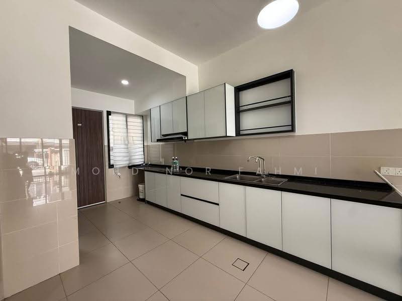 Rumah Teres untuk Dijual di Elmina (Shah Alam) - Mohd Nor Fahmi - Kitchen - PropertyGuru.com.my