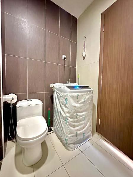 Service Residence for Sale at D'Secret Garden (Pangsapuri Kempas Indah) - TY Ng - Bathroom - PropertyGuru.com.my
