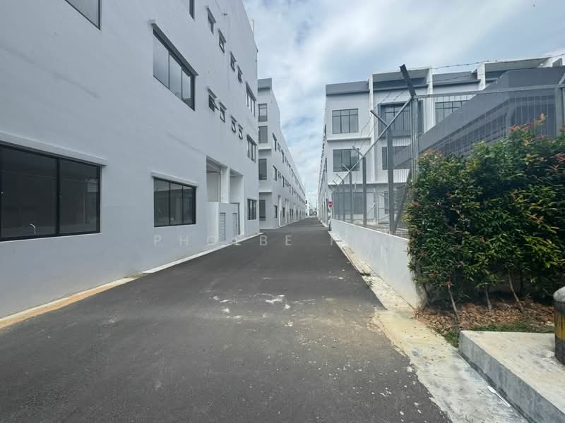 Shop / Office for Rent in Austin Crest (Johor Bahru) - Phoebe Foo - Exterior - PropertyGuru.com.my
