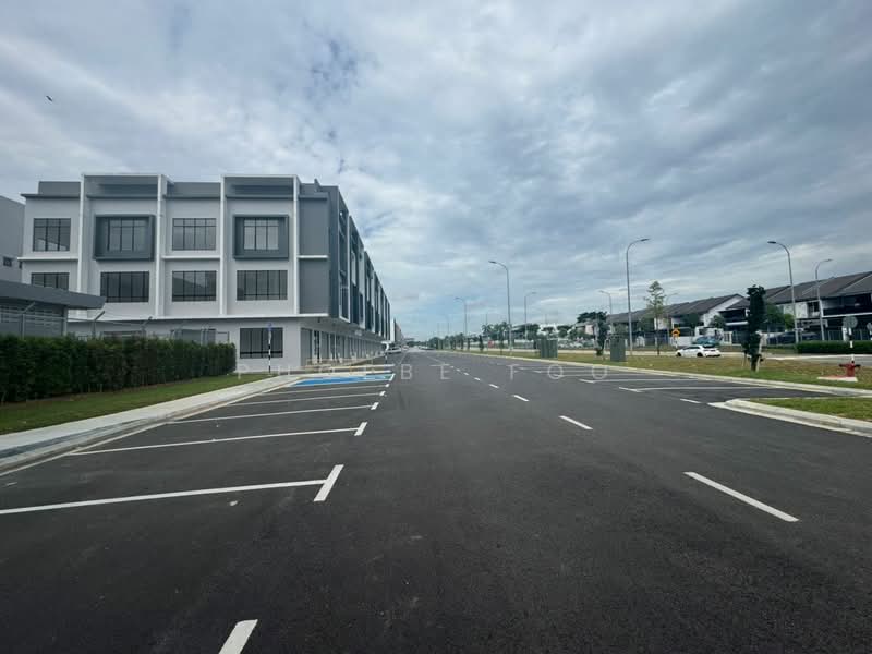 Shop / Office for Rent in Austin Crest (Johor Bahru) - Phoebe Foo - Exterior - PropertyGuru.com.my