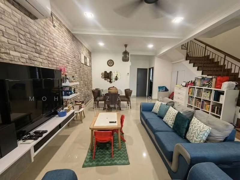 Rumah Teres 2 Tingkat untuk Dijual di Seremban (Negeri Sembilan) - Mohd Aizat Saiful Bahri - Living Room - PropertyGuru.com.my