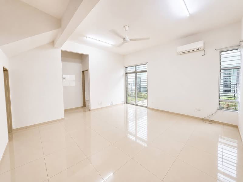 Semi-Detached House for Sale in Bandar Saujana Putra (Tanjong Duabelas) - Mahafiz . - Living Room - PropertyGuru.com.my