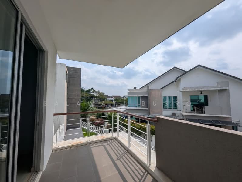 Rumah Teres 2 Tingkat untuk Disewa di Alam Impian (Shah Alam) - Salawati Busro - Balcony - PropertyGuru.com.my