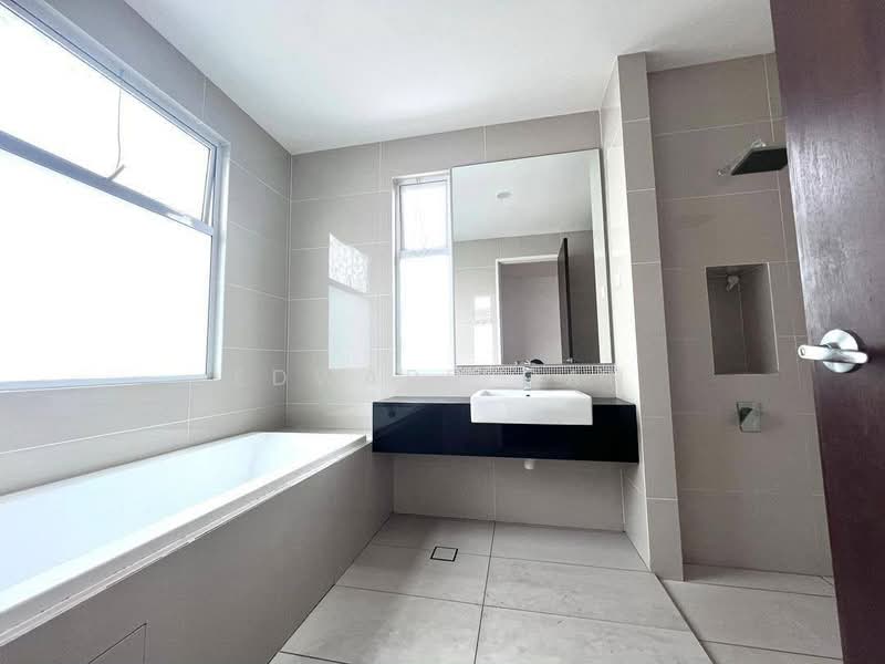 Semi-Detached House for Rent in Senibong (Permas Jaya) - Edward Gan - Bathroom - PropertyGuru.com.my
