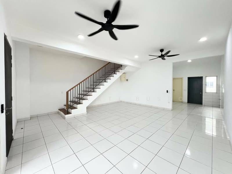 Terraced House for Rent in Klang (Selangor) - Salawati Busro - Living Room - PropertyGuru.com.my