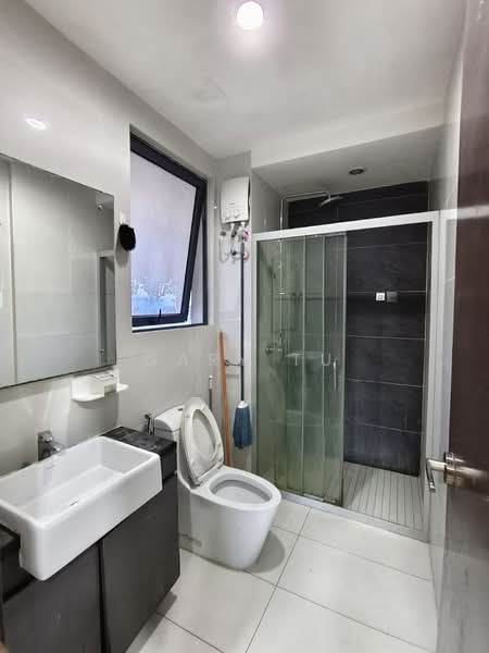 Condominium for Rent at Kings Bay @ Country Garden Danga Bay - Gary Tu - Bathroom - PropertyGuru.com.my