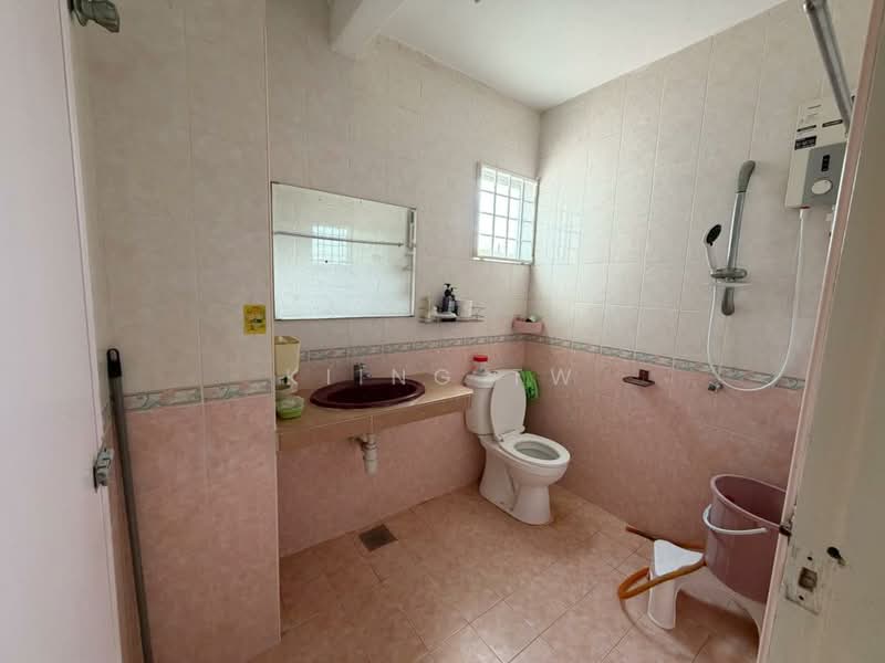 2-storey Terraced House for Sale in Taman Sri Bintang (Kepong) - Kiing TW - Bathroom - PropertyGuru.com.my