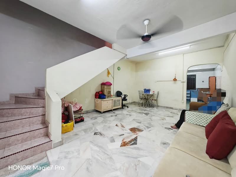 Rumah Teres 2 Tingkat untuk Disewa di Taman Nusa Bestari (Iskandar Puteri (Nusajaya)) - Jojo Chung - Living Room - PropertyGuru.com.my
