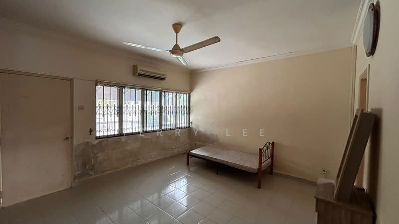 Bungalow House untuk Dijual di Ampang Jaya (Ampang) - Terry Lee - Bedroom - PropertyGuru.com.my