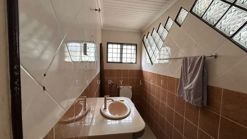 Bungalow House untuk Dijual di Ampang Jaya (Ampang) - Terry Lee - Bathroom - PropertyGuru.com.my