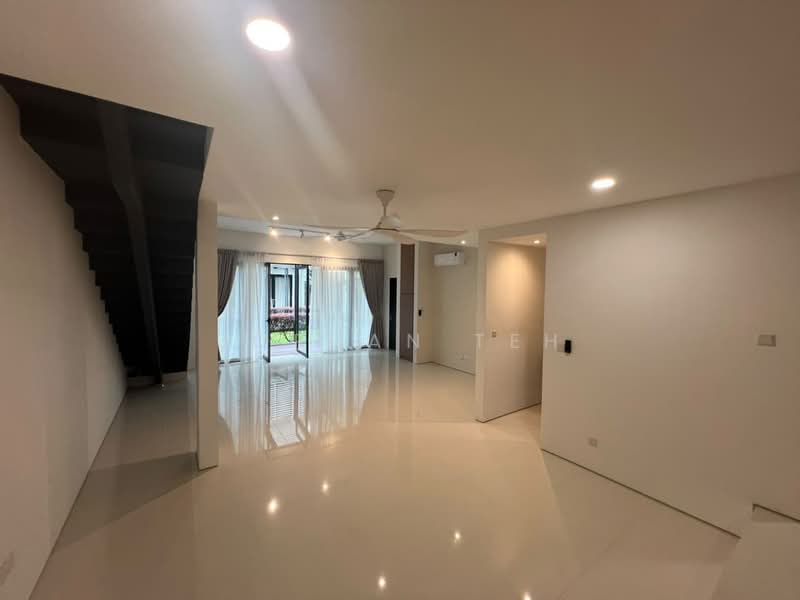 Rumah Bandar untuk Disewa di Kayu Ara (Selangor) - Jordan Teh - Living Room - PropertyGuru.com.my