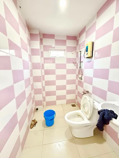 Rumah Teres 2 Tingkat untuk Dijual di Saujana Utama (Selangor) - Zann Fauzan - Bathroom - PropertyGuru.com.my