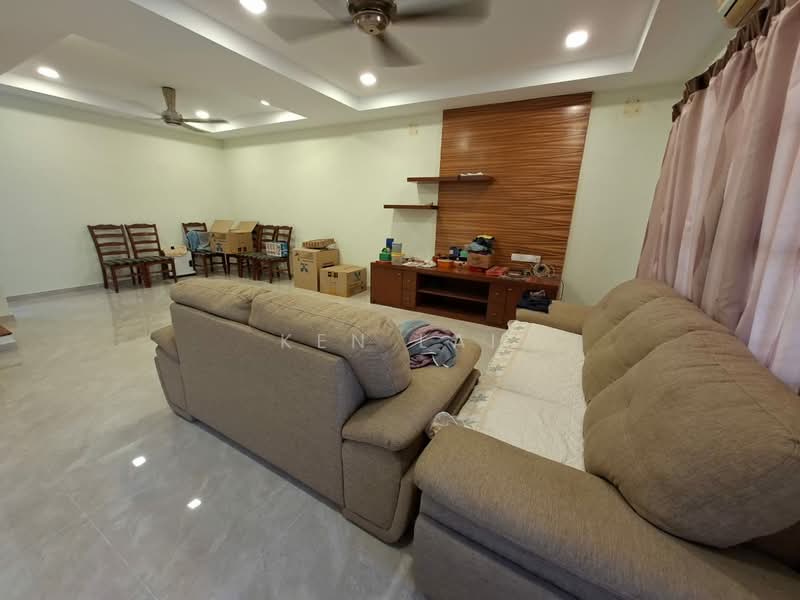 Rumah Teres 2 Tingkat untuk Dijual di Saujana Damansara (Damansara Damai) - Ken Lai - Living Room - PropertyGuru.com.my