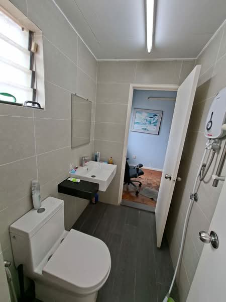 Rumah Teres 2 Tingkat untuk Dijual di Saujana Damansara (Damansara Damai) - Ken Lai - Bathroom - PropertyGuru.com.my
