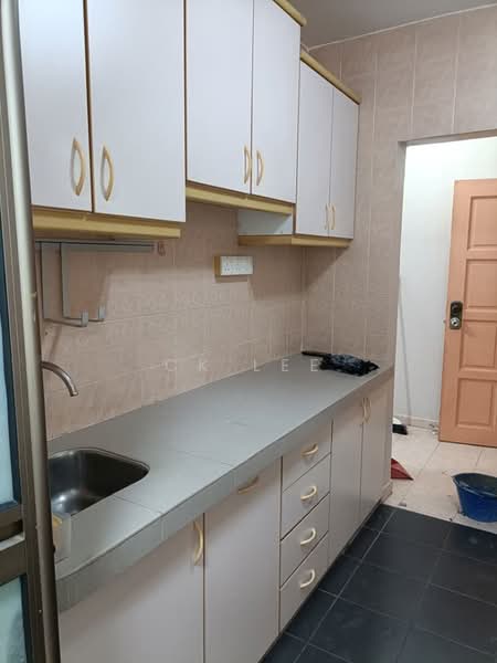 Kondominium untuk Disewa di Amadesa Resort Condominium - CK Lee - Kitchen - PropertyGuru.com.my