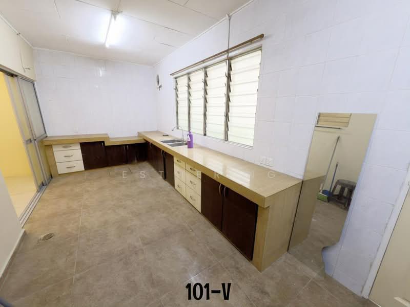 Rumah Teres 2 Tingkat untuk Dijual di Bukit Rimau (Shah Alam) - Esther Ng - Kitchen - PropertyGuru.com.my