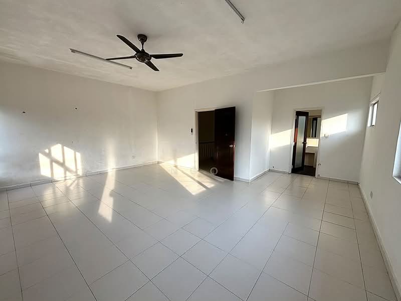 Rumah Teres 2 Tingkat untuk Dijual di Taman Pura Kencana (Batu Pahat) - NGO - Bedroom - PropertyGuru.com.my