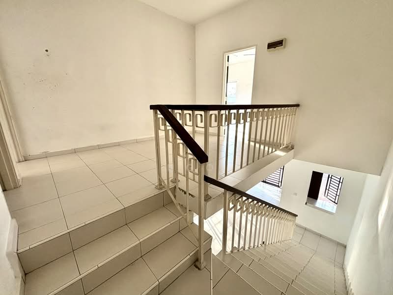 Rumah Teres 2 Tingkat untuk Dijual di Taman Pura Kencana (Batu Pahat) - NGO - Interior - PropertyGuru.com.my