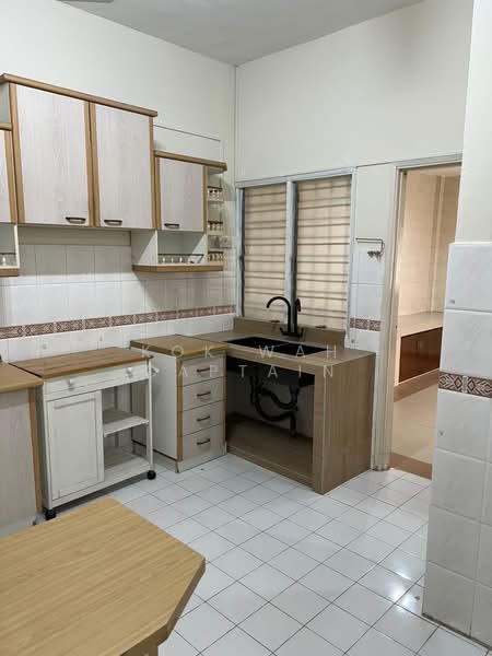 Bungalow for Rent in Balakong (Cheras) - Kok Wah Captain - Kitchen - PropertyGuru.com.my