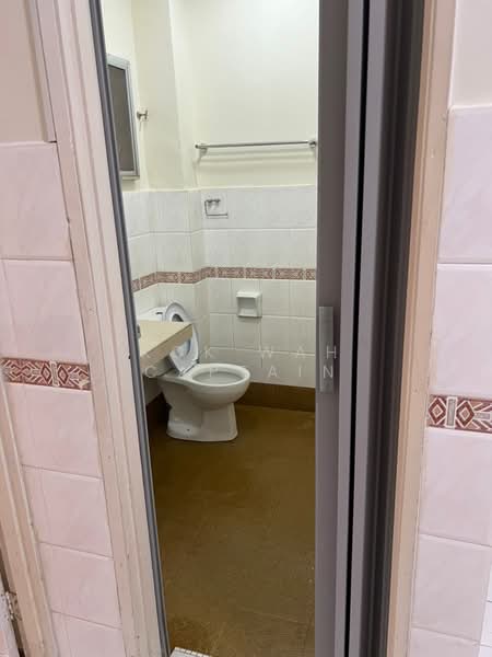 Bungalow for Rent in Balakong (Cheras) - Kok Wah Captain - Bathroom - PropertyGuru.com.my
