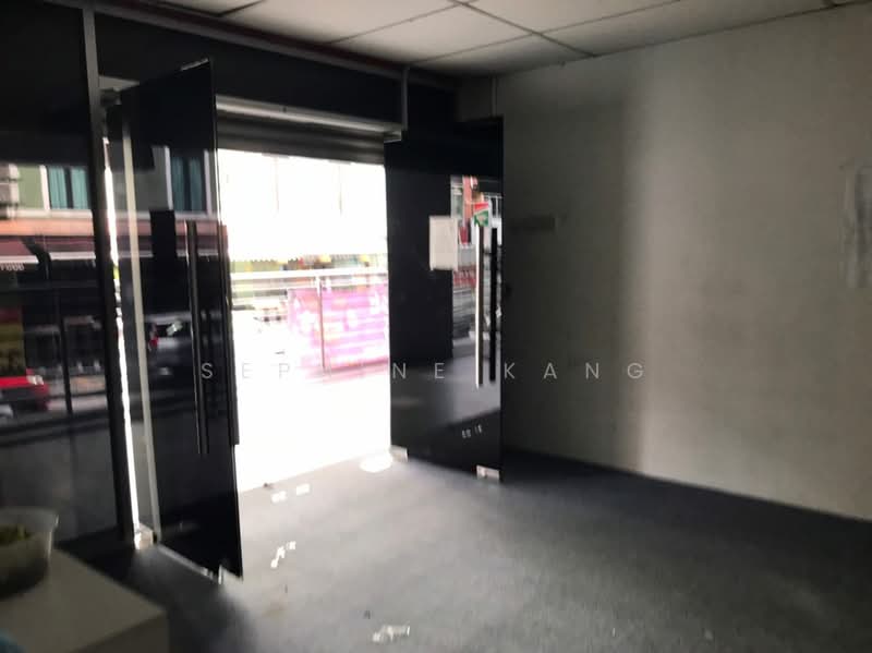 Kedai untuk Disewa di Selayang (Selangor) - Sephine Kang - Entrance - PropertyGuru.com.my