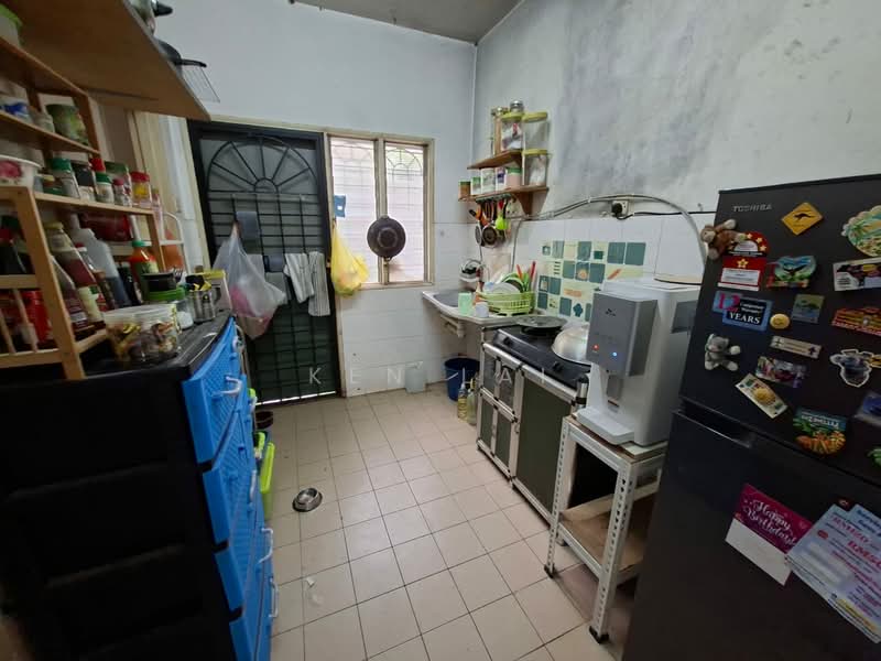 Rumah Teres 2 Tingkat untuk Dijual di Saujana Damansara (Damansara Damai) - Ken Lai - Kitchen - PropertyGuru.com.my
