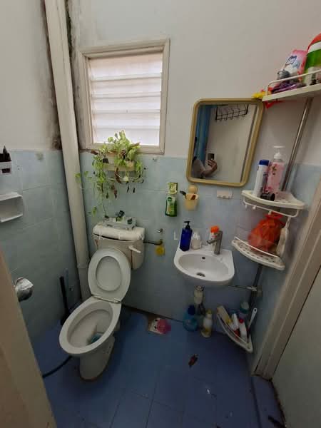 Rumah Teres 2 Tingkat untuk Dijual di Saujana Damansara (Damansara Damai) - Ken Lai - Bathroom - PropertyGuru.com.my