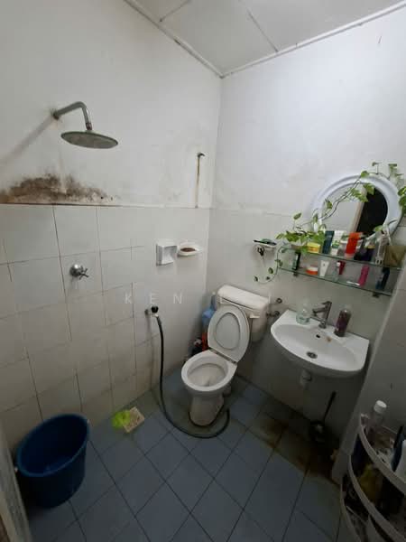 Rumah Teres 2 Tingkat untuk Dijual di Saujana Damansara (Damansara Damai) - Ken Lai - Bathroom - PropertyGuru.com.my