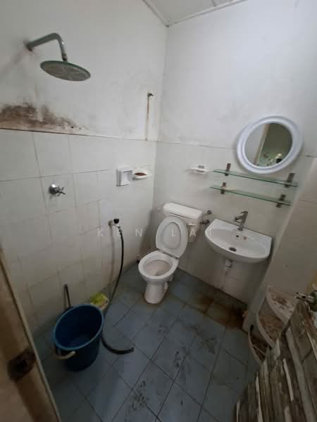 2-storey Terraced House for Sale in Saujana Damansara (Damansara Damai) - Ken Lai - Bathroom - PropertyGuru.com.my