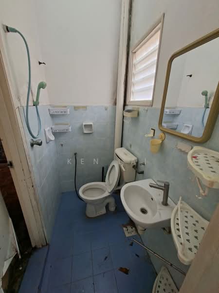 2-storey Terraced House for Sale in Saujana Damansara (Damansara Damai) - Ken Lai - Bathroom - PropertyGuru.com.my