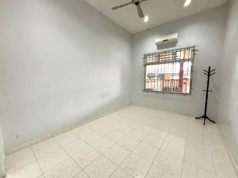 1-storey Terraced House for Sale in Parit Raja (Johor) - NGO - Interior - PropertyGuru.com.my