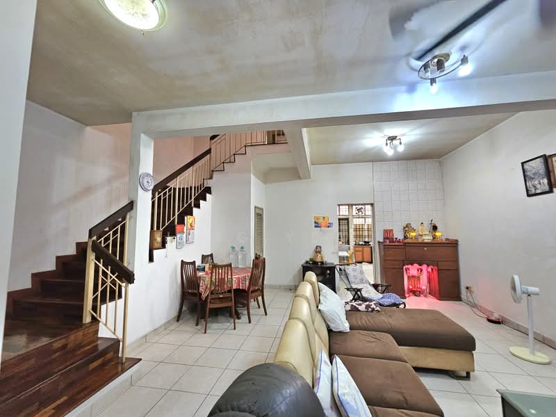 2-storey Terraced House for Sale in Shah Alam (Selangor) - Ling Yean - Living Room - PropertyGuru.com.my