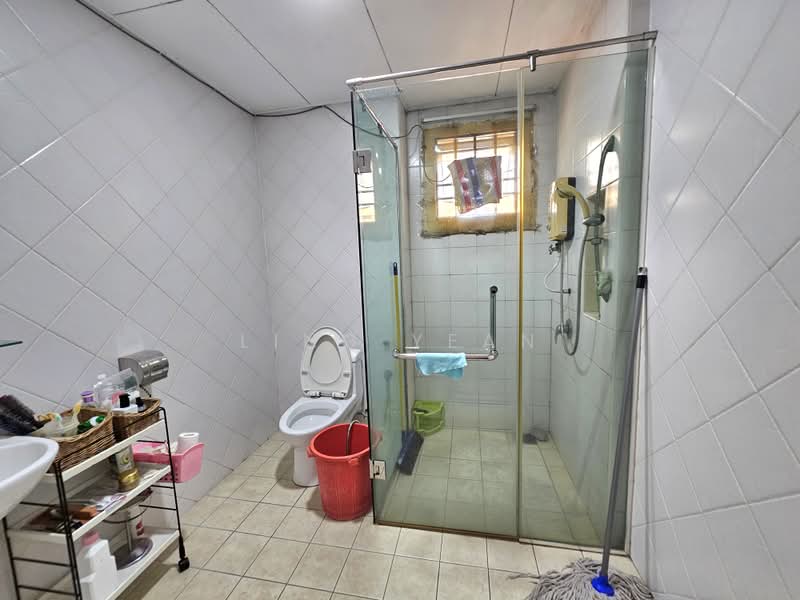 2-storey Terraced House for Sale in Shah Alam (Selangor) - Ling Yean - Bathroom - PropertyGuru.com.my