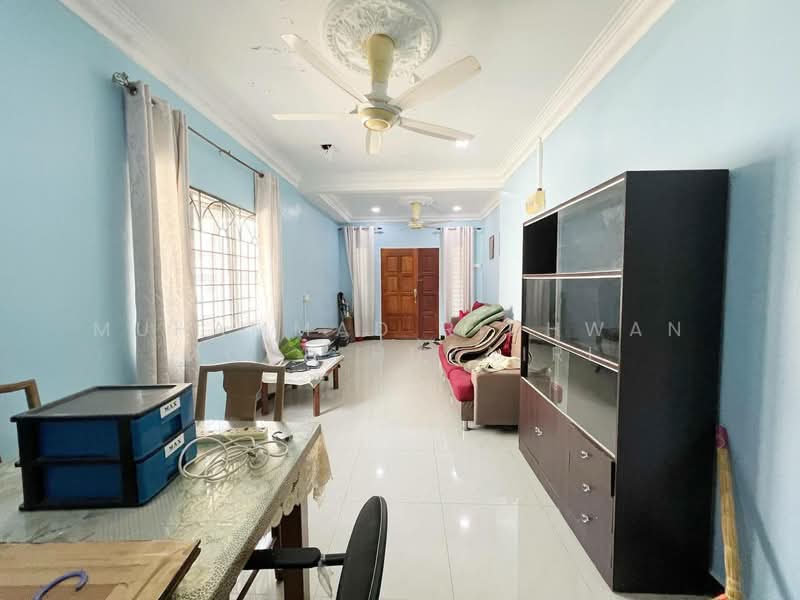 1-storey Terraced House for Sale in Taman Desa Kundang (Rawang) - Muhammad Ridhwan Mohd Huzairi - Living Room - PropertyGuru.com.my
