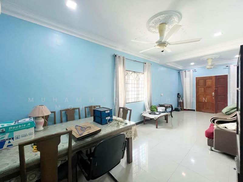 1-storey Terraced House for Sale in Taman Desa Kundang (Rawang) - Muhammad Ridhwan Mohd Huzairi - Living Room - PropertyGuru.com.my