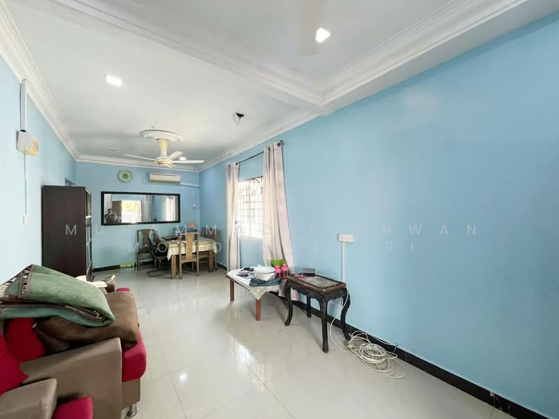 1-storey Terraced House for Sale in Taman Desa Kundang (Rawang) - Muhammad Ridhwan Mohd Huzairi - Living Room - PropertyGuru.com.my