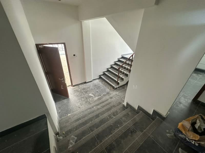 Detached Factory for Rent in Seri Kembangan (Selangor) - Lucas Lim - Entrance - PropertyGuru.com.my