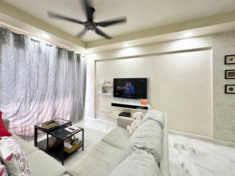 Pangsapuri untuk Dijual di Pangsapuri Seri Pinang - Syahrim Naim - Living Room - PropertyGuru.com.my