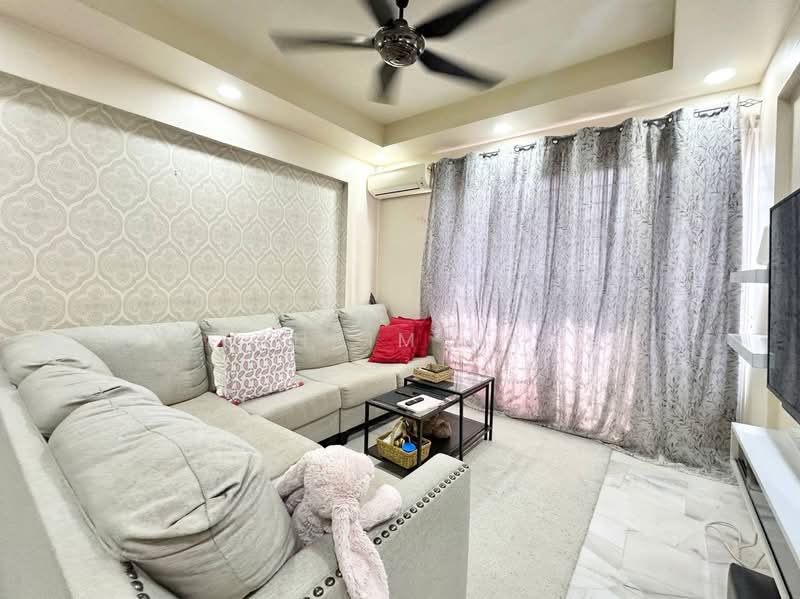 Pangsapuri untuk Dijual di Pangsapuri Seri Pinang - Syahrim Naim - Living Room - PropertyGuru.com.my
