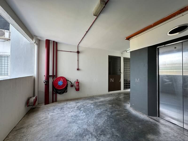 Pangsapuri untuk Dijual di Pangsapuri Seri Pinang - Syahrim Naim - Corridor - PropertyGuru.com.my