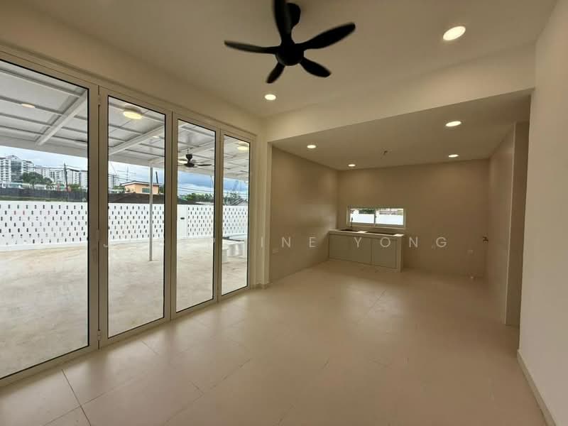 Rumah Banglo untuk Disewa di Taman Abad (Johor Bahru) - Josephine Yong - Balcony - PropertyGuru.com.my