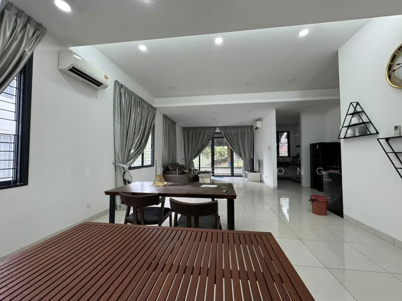 Rumah Teres 2 Tingkat untuk Dijual di Rawang (Selangor) - Katherine Leong - Living Room - PropertyGuru.com.my