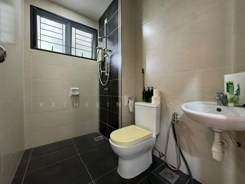 Rumah Teres 2 Tingkat untuk Dijual di Rawang (Selangor) - Katherine Leong - Bathroom - PropertyGuru.com.my