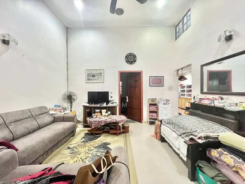 Rumah Teres 1 Tingkat untuk Dijual di Seksyen 20 (Shah Alam) - Syahrim Naim - Living Room - PropertyGuru.com.my