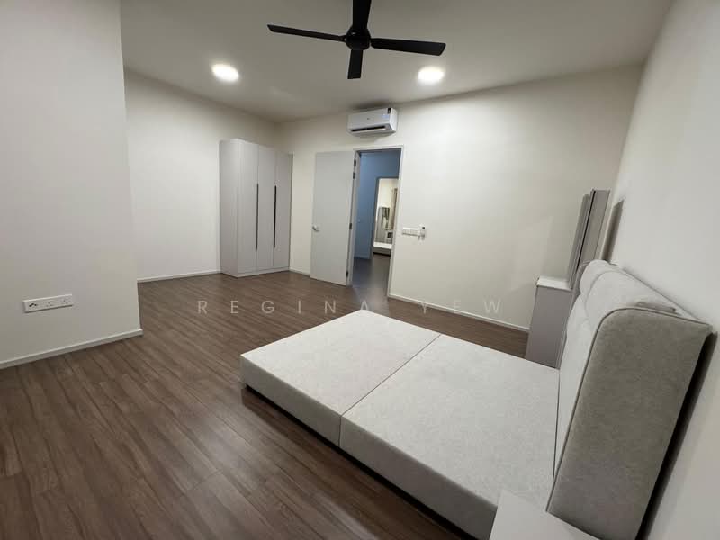 Terraced House for Rent in Taman Bukit Serdang (Seri Kembangan) - Regina Yew - Bedroom - PropertyGuru.com.my