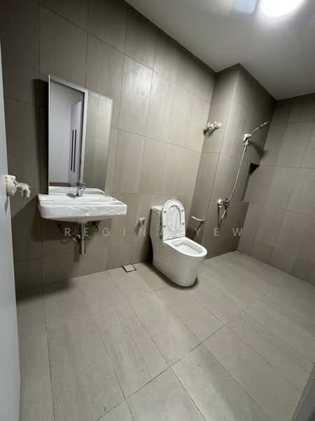 Terraced House for Rent in Taman Bukit Serdang (Seri Kembangan) - Regina Yew - Bathroom - PropertyGuru.com.my