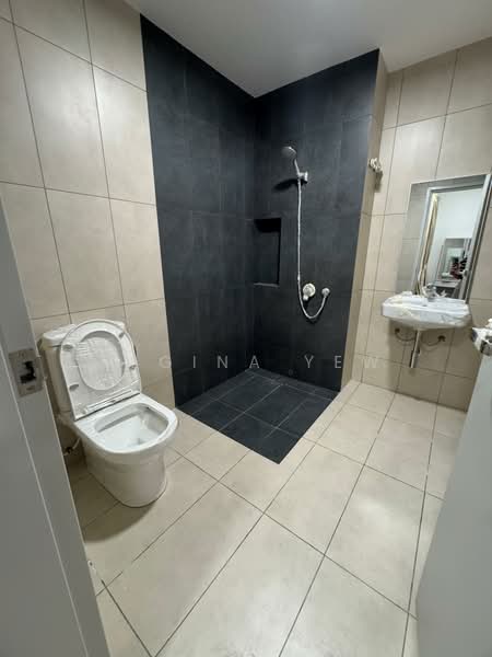 Terraced House for Rent in Taman Bukit Serdang (Seri Kembangan) - Regina Yew - Bathroom - PropertyGuru.com.my