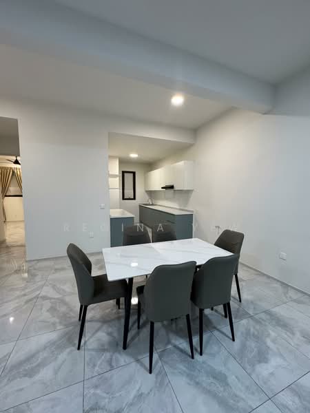 Terraced House for Rent in Taman Bukit Serdang (Seri Kembangan) - Regina Yew - Kitchen - PropertyGuru.com.my