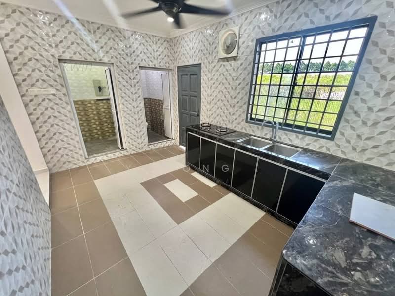 Rumah Teres 1 Tingkat untuk Dijual di Kulai Besar (Kulai) - Yucong . - Kitchen - PropertyGuru.com.my
